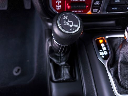 Used 2024 Jeep Wrangler Unlimited Rubicon 392 AWD/4WD image 30