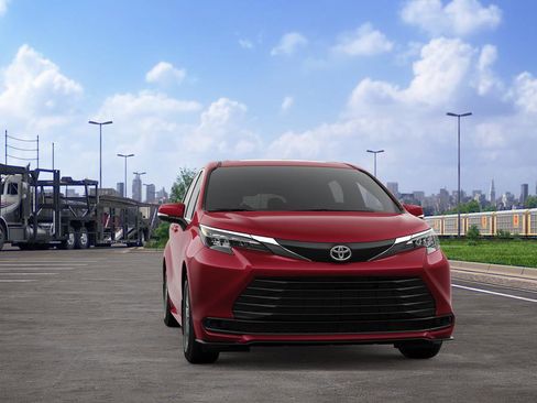 New 2026 Toyota Sienna LE FWD image 18