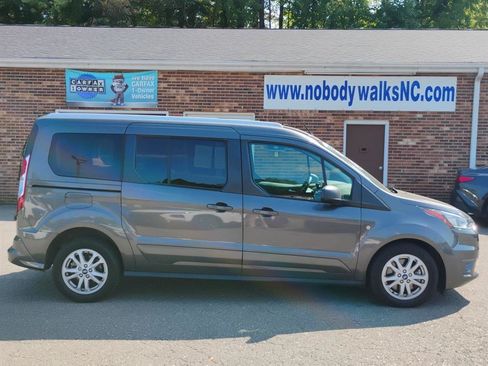 Used 2022 Ford Transit Connect XLT FWD image 4