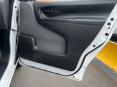 Used 2020 Nissan NV200 SV w/ Sliding Glass Door Package image 11