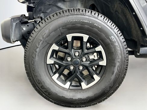 Used 2024 Jeep Wrangler Unlimited Rubicon 4xe AWD/4WD image 11