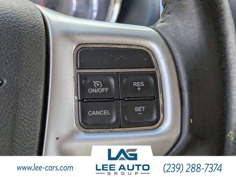 Used 2012 Chrysler Town & Country Touring image 21