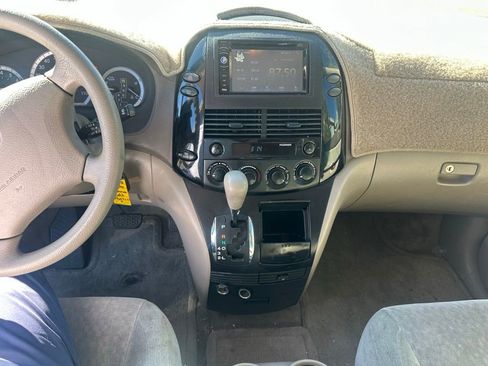 Used 2005 Toyota Sienna CE image 9