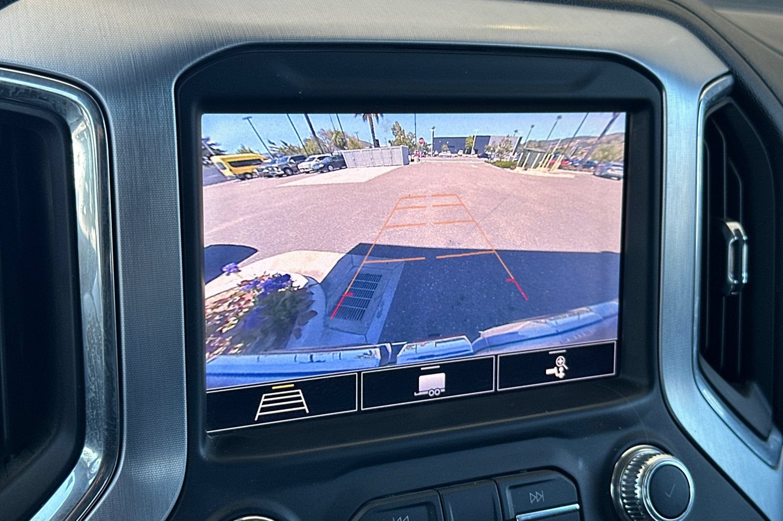 Used 2020 GMC Sierra 1500 SLT w/ SLT Premium Plus Package RWD image 18