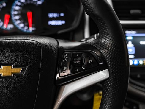 Used 2018 Chevrolet Sonic LT FWD image 17