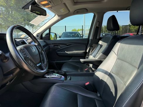 Used 2016 Honda Pilot Touring image 10