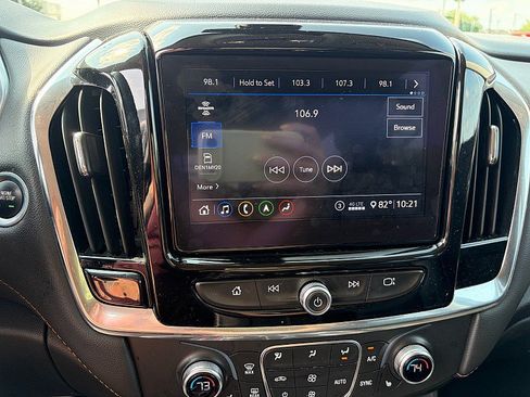 Used 2020 Chevrolet Traverse RS FWD image 12