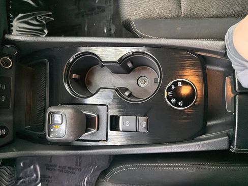 Used 2024 Nissan Rogue SV AWD/4WD image 30