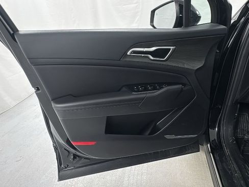 Used 2025 Kia Sportage X-Line w/ Premium Package image 19