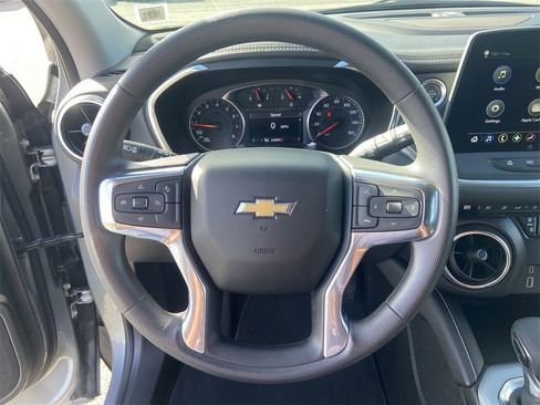 Used 2025 Chevrolet Blazer LT image 11