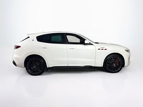 Used 2022 Maserati Levante Trofeo AWD/4WD image 6
