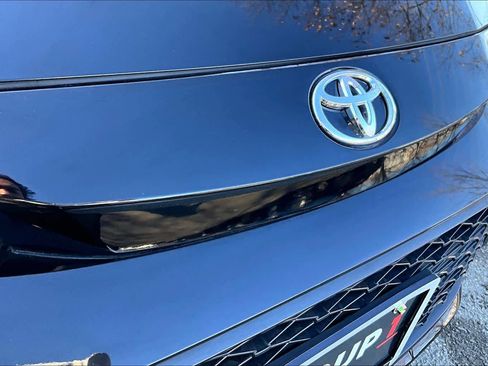 Used 2023 Toyota Corolla SE w/ SE Premium Package image 29