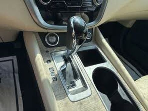 Used 2024 Nissan Murano SL image 9