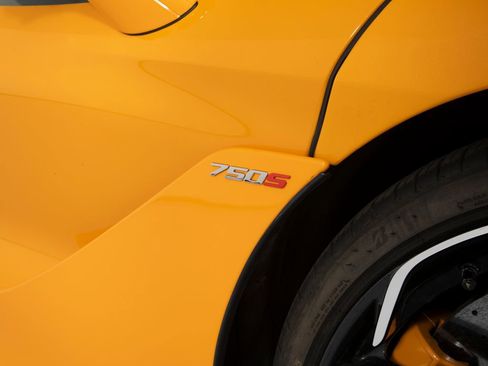 Used 2025 McLaren 750S RWD image 40