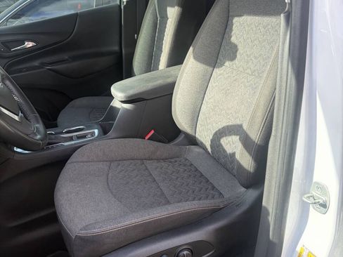 Used 2022 Chevrolet Equinox LT FWD image 16