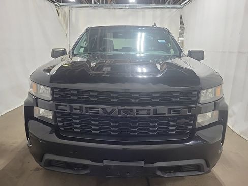 Used 2020 Chevrolet Silverado 1500 Custom w/ Custom Value Package AWD/4WD image 4