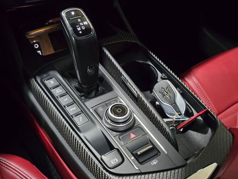 Used 2019 Maserati Levante GTS image 15