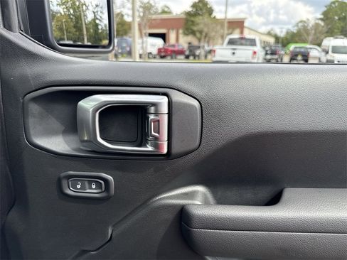 New 2025 Jeep Gladiator Mojave w/ Steel Bumper Group image 29