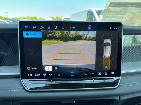 New 2025 Volkswagen Tiguan SE image 20