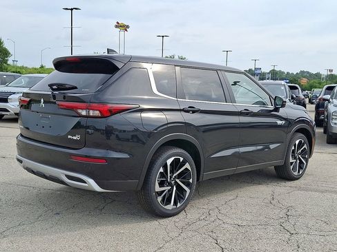 New 2025 Mitsubishi Outlander SE image 4