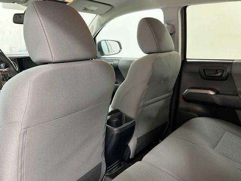 Certified 2019 Toyota Tacoma SR5 AWD/4WD image 25