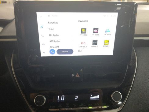 Used 2025 Toyota Corolla LE FWD image 25