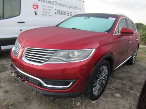 Used 2016 Lincoln MKX Reserve w/ Technology Package FWD image 3