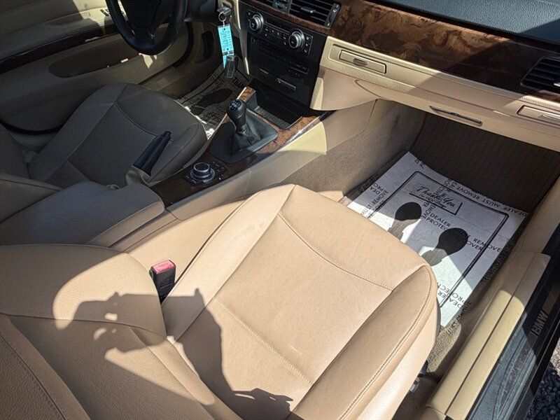Used 2011 BMW 335i xDrive Sedan AWD/4WD image 17