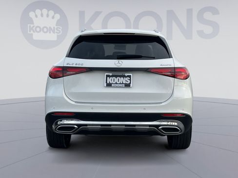 Used 2024 Mercedes-Benz GLC 300 4MATIC image 5