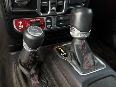 Used 2022 Jeep Gladiator Rubicon w/ LED Lighting Group image 20