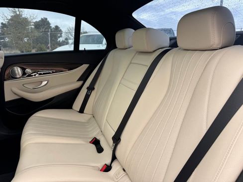 Used 2019 Mercedes-Benz E 300 4MATIC image 8