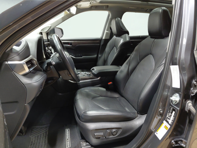 Used 2023 Toyota Highlander Limited AWD/4WD image 25