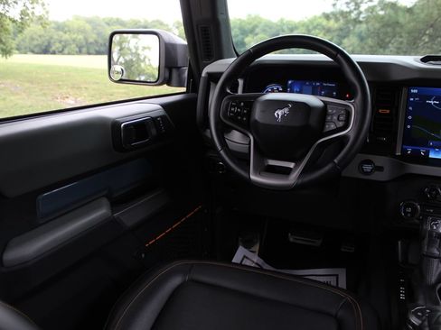 Used 2023 Ford Bronco Badlands AWD/4WD image 10