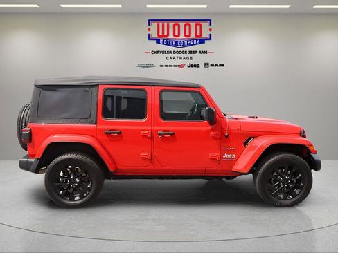 Used 2023 Jeep Wrangler Unlimited Sahara AWD/4WD image 2