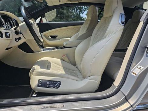 Used 2015 Bentley Continental GT image 3