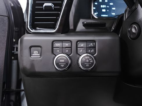 Used 2025 GMC Sierra 1500 Denali Ultimate AWD/4WD image 18