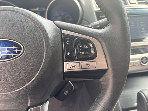 Used 2017 Subaru Outback 2.5i Touring AWD/4WD image 20