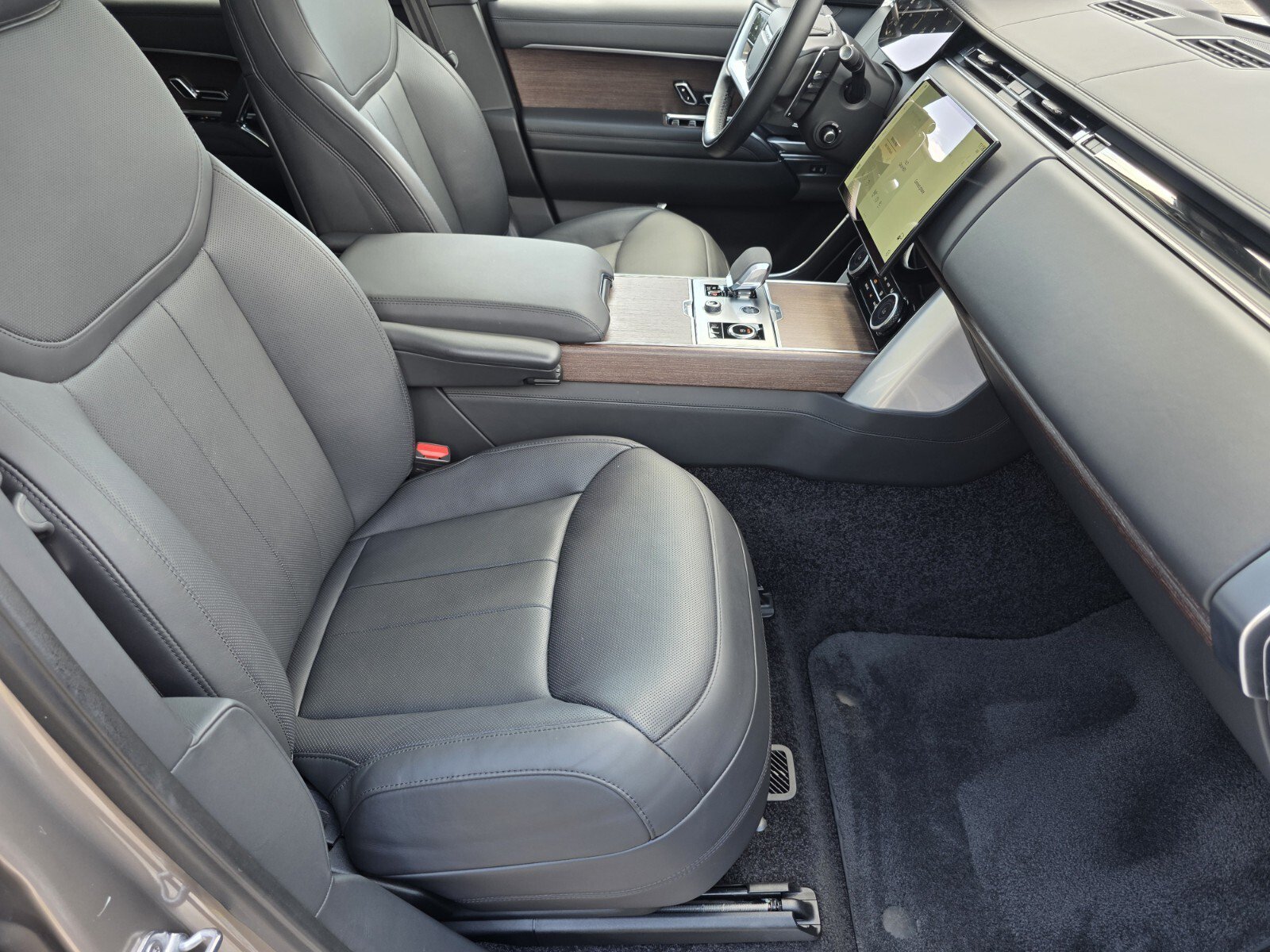 Certified 2023 Land Rover Range Rover SE AWD/4WD image 3