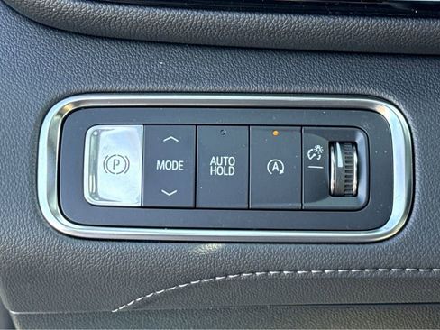 New 2026 Buick Enclave Avenir w/ Super Cruise Package FWD image 11