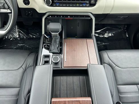 Used 2025 Toyota Sequoia Capstone image 12