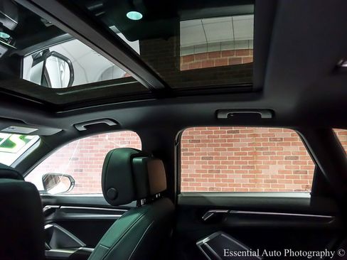 Used 2022 Audi Q3 2.0T Premium image 16