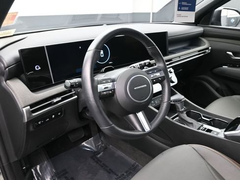 Certified 2025 Hyundai Santa Cruz Limited image 10