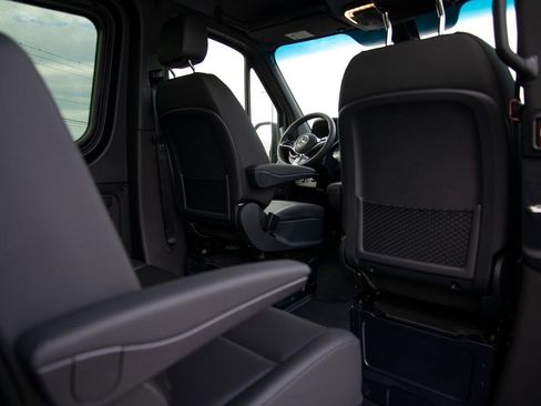 New 2025 Mercedes-Benz Sprinter 2500 image 21