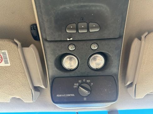 Used 2000 Cadillac Escalade 4WD image 27