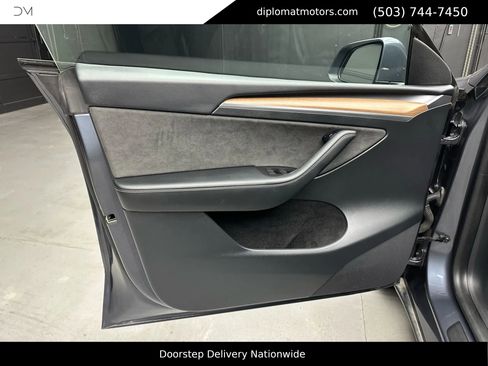 Used 2023 Tesla Model Y Long Range image 23