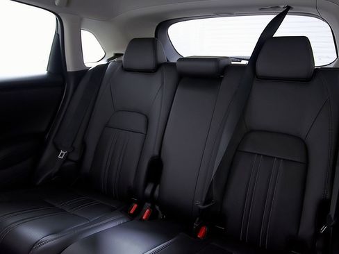 Certified 2026 Honda HR-V EX-L image 16