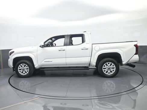 Used 2024 Toyota Tacoma SR5 RWD image 3
