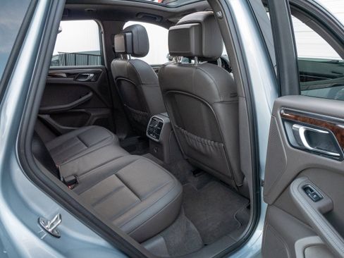 Used 2023 Porsche Macan image 39