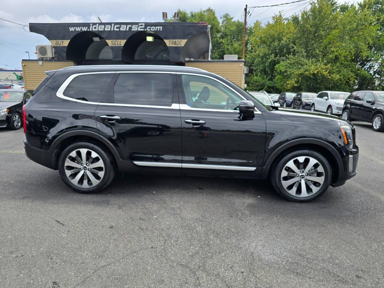 Used 2020 Kia Telluride S w/ S 8 Passenger Seating Package AWD/4WD image 2