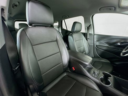 Used 2023 GMC Terrain SLT image 25